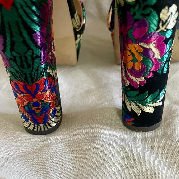 Floral Brocade Platform Heels by It’s women’s size 8 - Picture 10 of 13